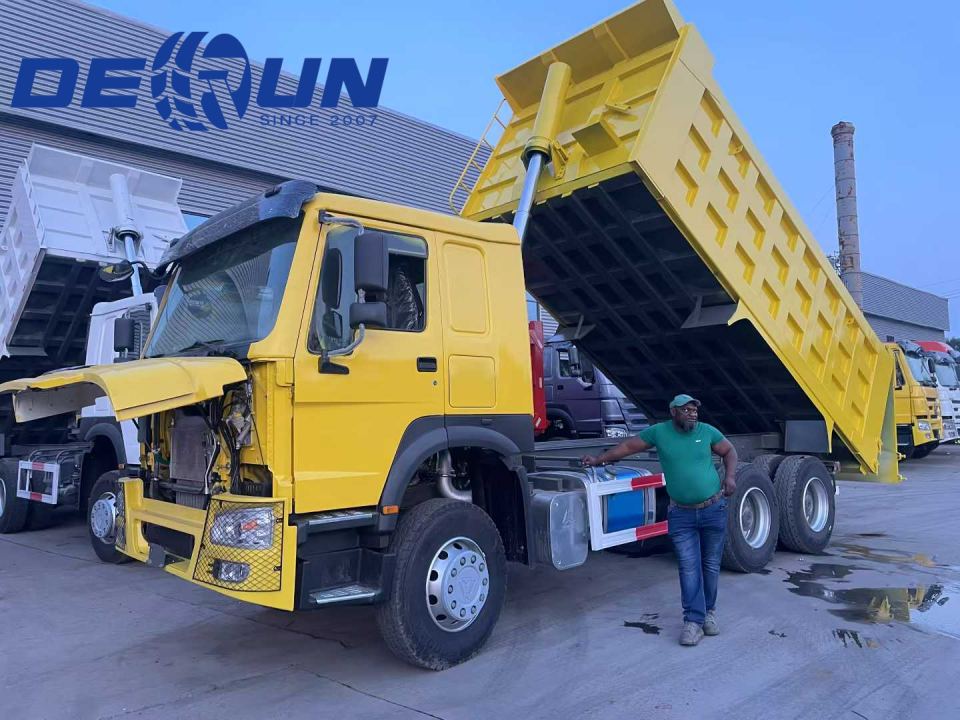 Gabon'un müşterisi Sinotruk fabrikasını ziyaret etmeye geldi
