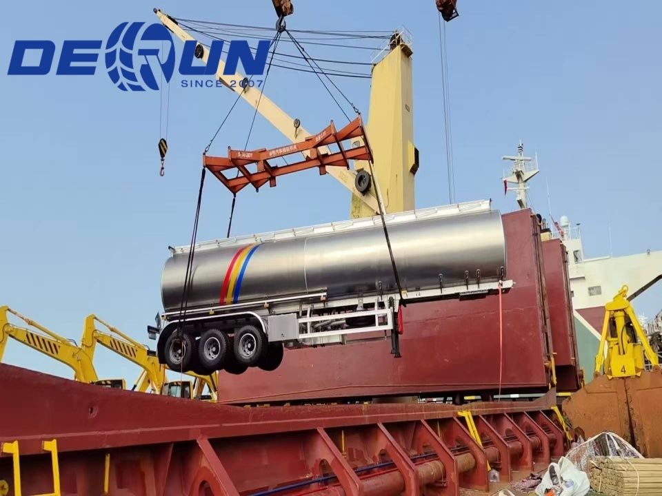 Derun üç akslı alüminyum alaşım yağ tankı yarı römorku Arjantin'e gönderildi