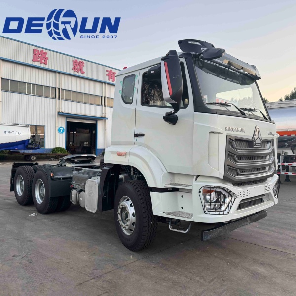 Synottrok Howo NX 6 × 4 traktör kamyonu